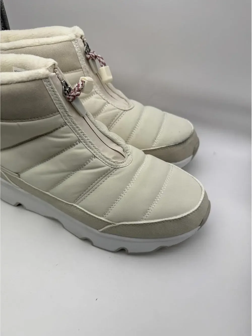 Magellan Outdoors Women's Winter Snow Boots with Fleece Lining Size 7